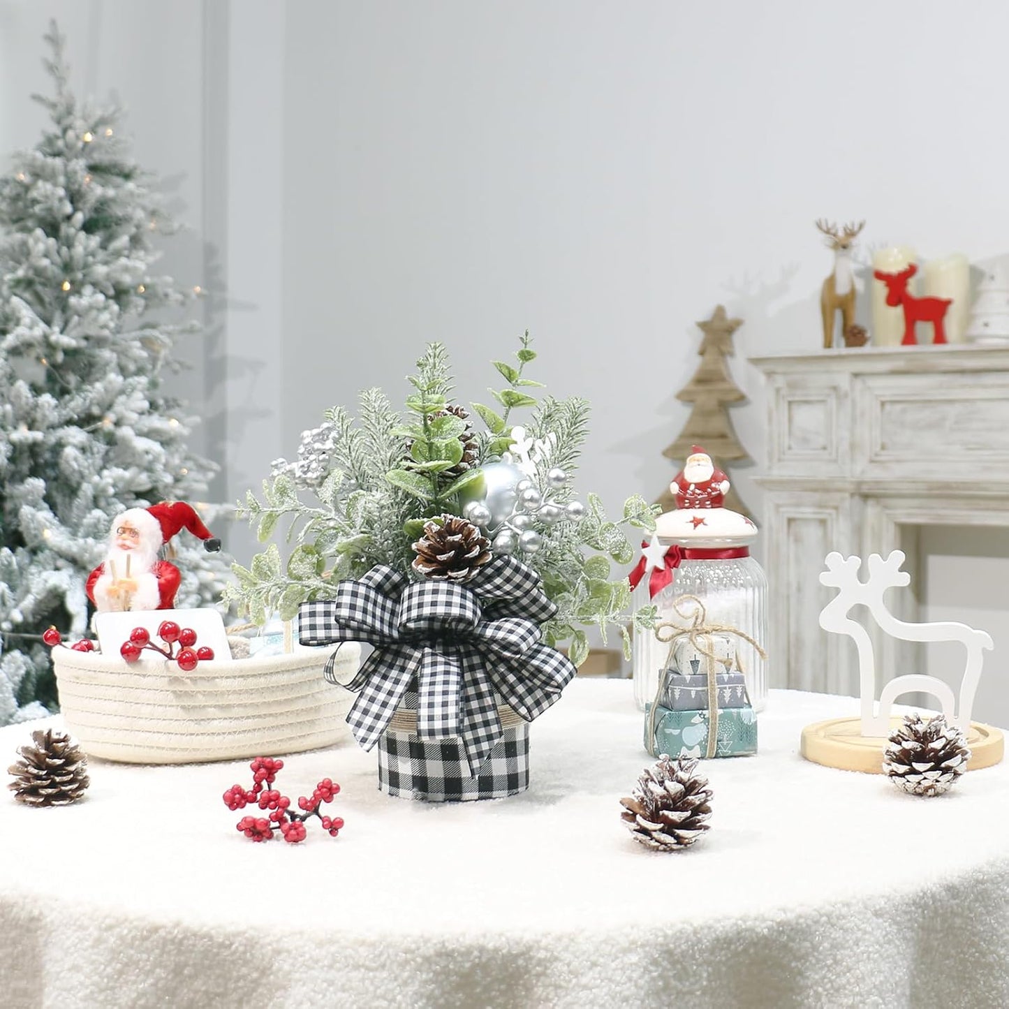 Small Buffalo Check Plaid Christmas Tree, Artificial Mini Tabletop Christmas Tree Decorations, for Home Hliday Party Xmas Decor - Black/White.