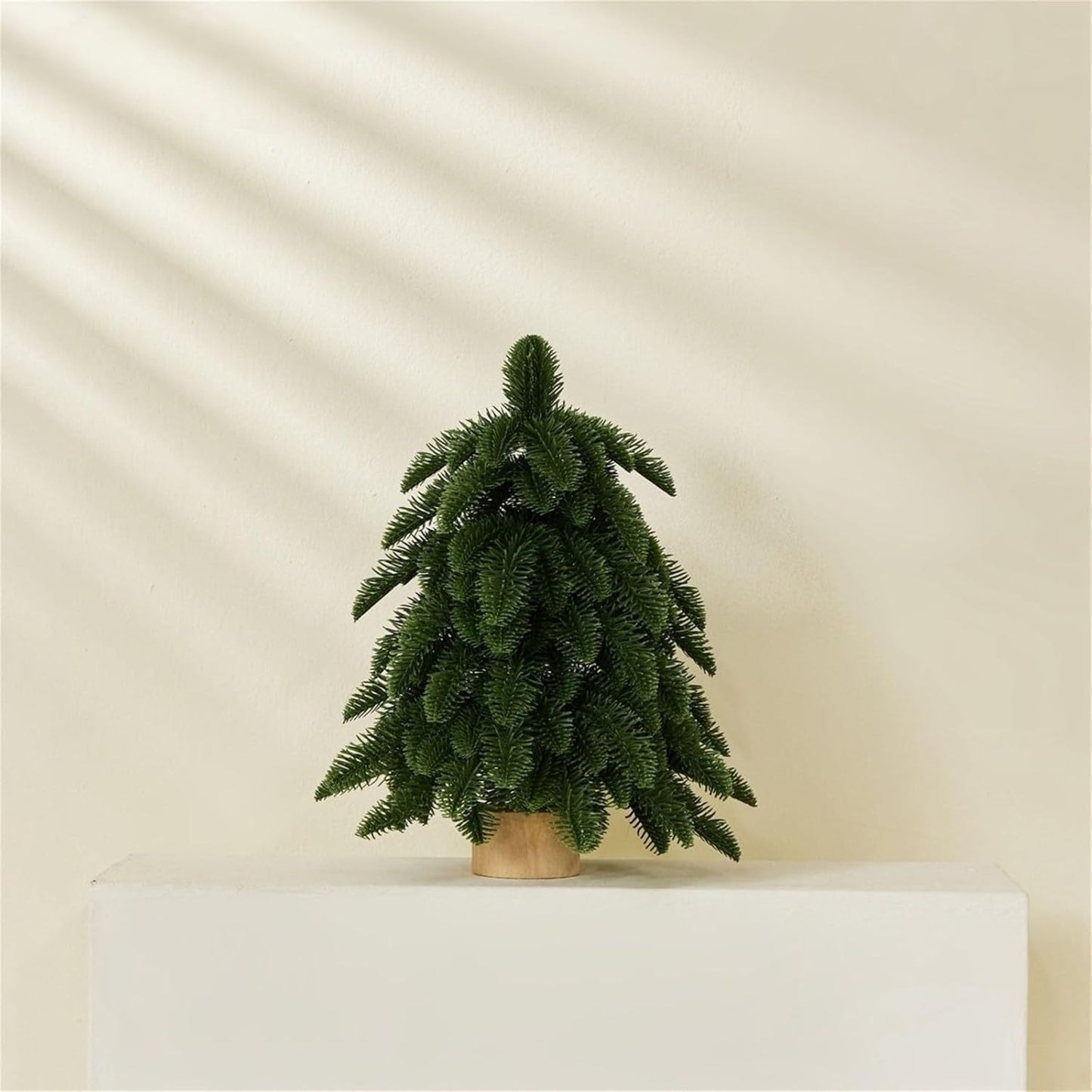 Mini Artificial Christmas Tree, Desktop DIY Green Christmas Tree Bring Joy and Christmas Decorations to Tabletop, Small Pe Christmas Decoration Tree Home Party Decoration Supplies (White)