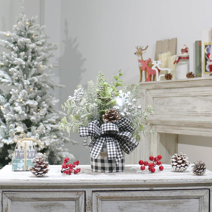 Small Buffalo Check Plaid Christmas Tree, Artificial Mini Tabletop Christmas Tree Decorations, for Home Hliday Party Xmas Decor - Black/White.